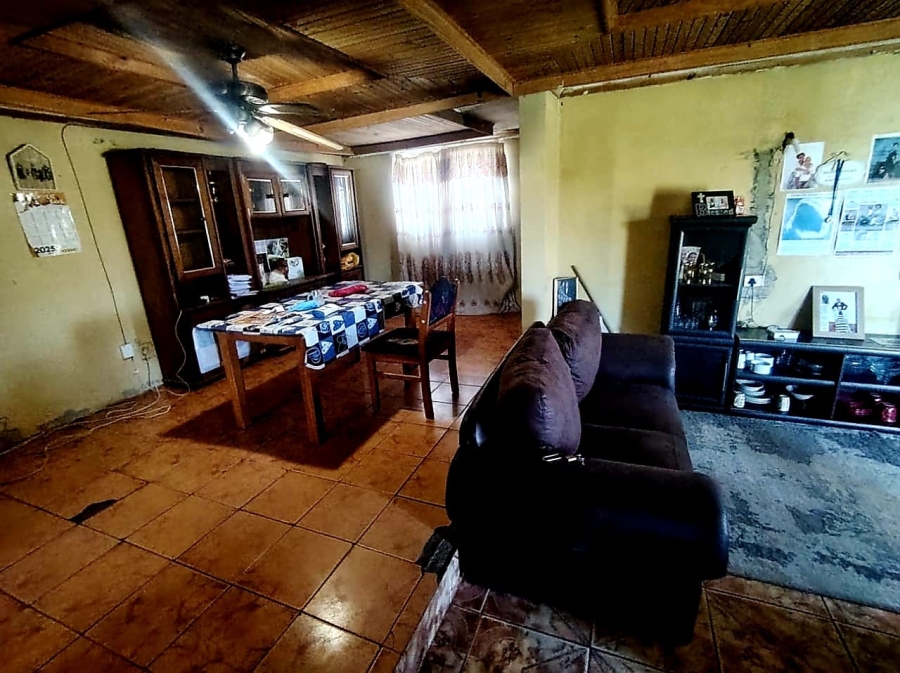 5 Bedroom Property for Sale in Mdantsane Nu 6 Eastern Cape